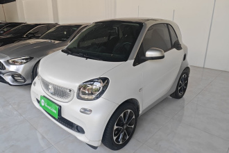 smart fortwo 2017款 1.0L 52千瓦硬顶挚爱特别版