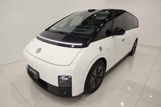 理想汽车 理想MEGA 2025款 Ultra 智能焕新版
