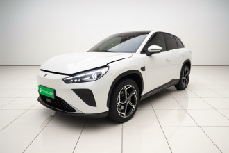 哪吒汽车 哪吒L 2024款 增程 310 闪充红衣版