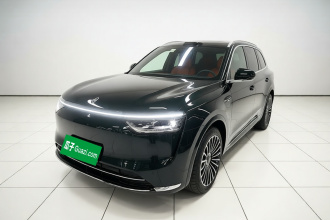鸿蒙智行 问界M8 2025款 增程 Ultra版 53.4kWh 6座版 (192线激光雷达）