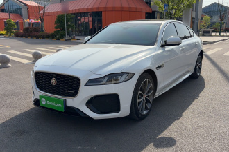 捷豹XFL 2022款 XFL 2.0T P250 两驱精英运动版