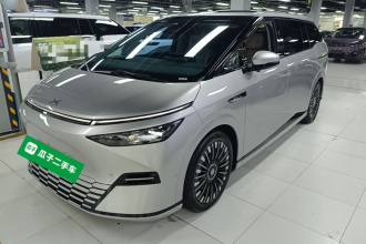 小鹏X9 2025款 纯电 740超长续航 Max