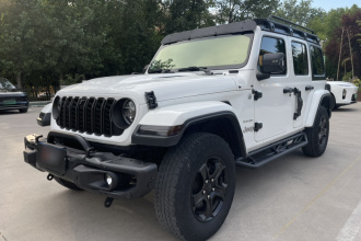 Jeep 牧马人 2019款 2.0T Sahara 四门版 国VI