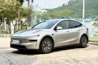 特斯拉 Model Y L 2025款 长续航全轮驱动版