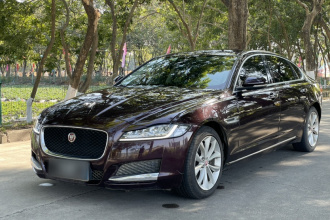 捷豹XFL 2019款 XFL 2.0T 250PS 两驱豪华版