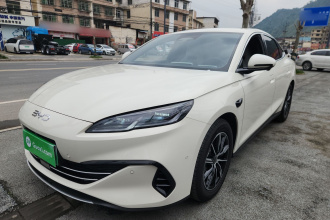 比亚迪 海豹06新能源 2025款 DM-i 智驾版 120KM尊荣型