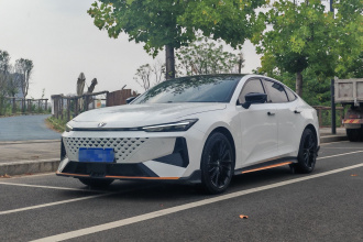 长安UNI-V 2024款 1.5T 尊贵运动型