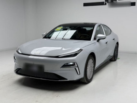 吉利银河 银河星耀8 2025款 130km EM-i 尊享版