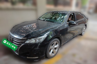 丰田 皇冠 2015款 2.5L 时尚限量版