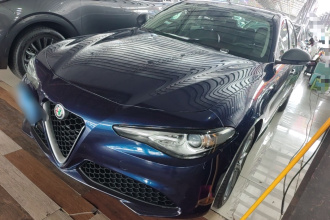 阿尔法·罗密欧 Giulia朱丽叶 2017款 2.0T 200HP 豪华版