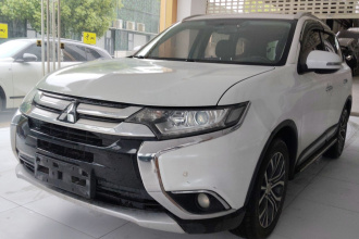 三菱 欧蓝德 2018款 2.0L 两驱荣耀版 5座