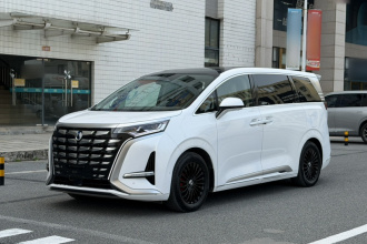 腾势D9 2022款 DM-i 970 四驱旗舰型