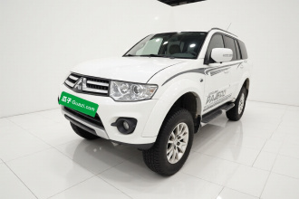 三菱 帕杰罗·劲畅 2013款 3.0L 自动两驱豪华版