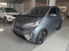 奇瑞QQ 小蚂蚁 2022款 改款 甜粉款 半糖版 三元锂 28.8kWh 30kW 301km