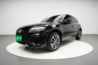 奥迪Q5L 2025款 45周年典藏版 40 TFSI 豪华动感型