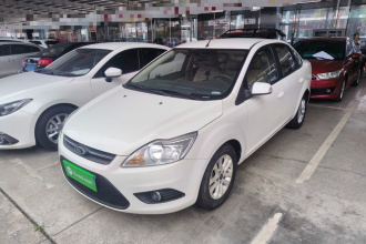 福特 福克斯 2013款 三厢经典 1.8L 自动基本型