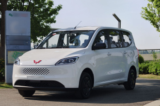 五菱汽车 五菱宏光新能源 2025款 增程式混动 50KM 舒适型