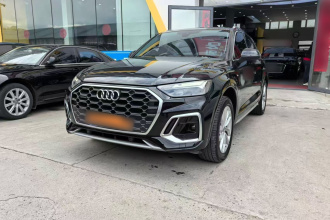 奥迪Q5L 2022款 改款 40T 豪华动感型