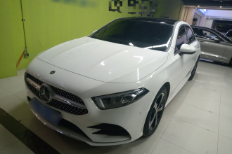 奔驰A级 2022款 改款二 A 200 L 运动轿车时尚型