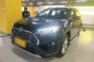 丰田 RAV4荣放 2021款 2.0L CVT两驱风尚版