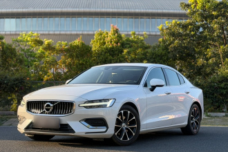 沃尔沃S60 2020款 T4 智逸豪华版