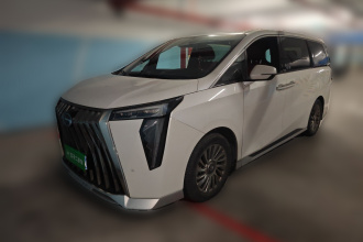 广汽传祺 传祺M8 2023款 宗师系列 400T 至尊版