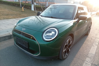 电动MINI COOPER 2024款 452km COOPER SE 艺术家