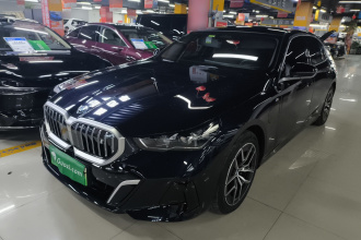 宝马i5 2024款 eDrive 35L M运动套装