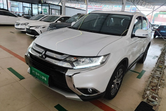 三菱 欧蓝德 2018款 2.0L 两驱荣耀版 5座