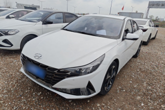 现代 伊兰特 2022款 1.5L CVT LUX尊贵版