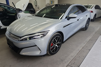 比亚迪 汉L 2025款 EV 四驱激光雷达旗舰型