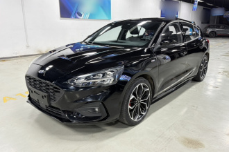 福特 福克斯 2021款 两厢 EcoBoost 180 自动ST Line