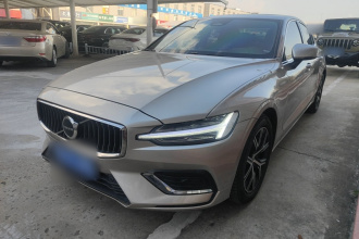 沃尔沃S60 2023款 B4 智逸豪华版