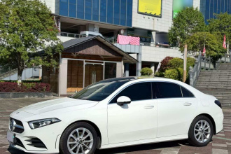 奔驰A级 2019款 A 200 L 运动轿车