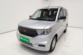五菱汽车 五菱宏光V 2022款 1.5L劲取版电动助力LAR