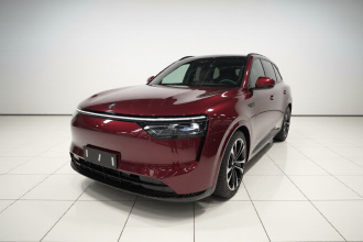 鸿蒙智行 问界M8 2025款 增程 Ultra版 53.4kWh 6座版 (192线激光雷达）