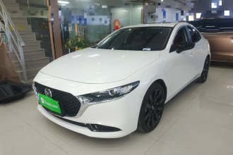 马自达3 昂克赛拉 2022款 2.0L 自动质雅黑曜版