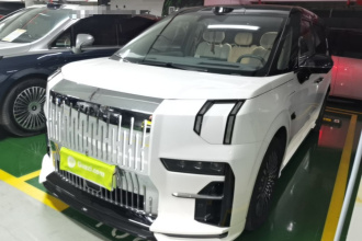 极氪009 2024款 七座过道版 108kWh