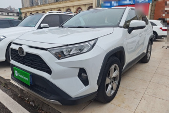 丰田 RAV4荣放 2022款 2.0L CVT两驱风尚Plus版