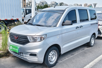 五菱汽车 五菱宏光V 2022款 1.5L劲取版电动助力LAR