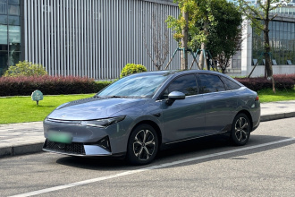 小鹏P5 2022款 550E