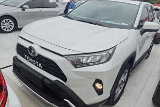 丰田 RAV4荣放 2021款 2.0L CVT四驱风尚PLUS版