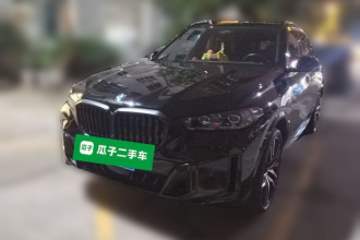 宝马X5 2023款 xDrive 40Li M运动曜夜套装