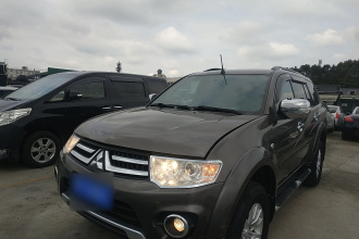 三菱 帕杰罗·劲畅 2013款 3.0L 自动四驱行政版