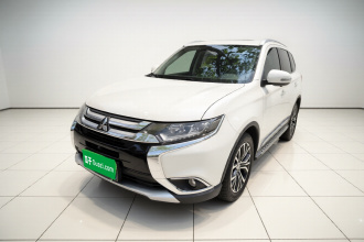 三菱 欧蓝德 2018款 2.4L 四驱豪华版 7座