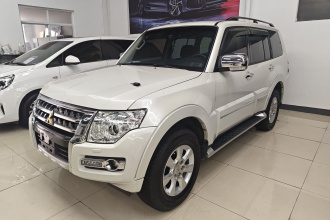 三菱 帕杰罗(进口) 2019款 3.0L 自动尊贵版