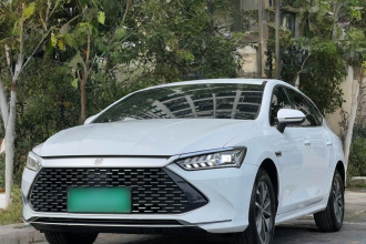 比亚迪 秦PLUS 2024款 荣耀版 DM-i 55KM领先型