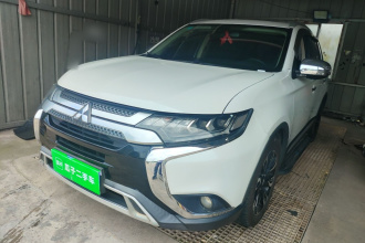 三菱 欧蓝德 2019款 2.4L 四驱致享版 7座 国VI