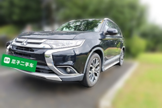 三菱 欧蓝德 2017款 2.0L 两驱荣耀版 5座