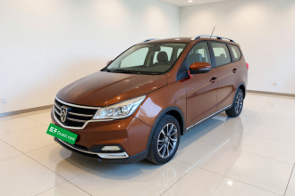宝骏730 2019款 1.5L 手动时尚型 7座 国VI